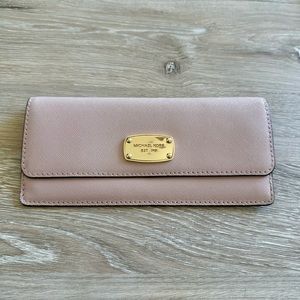 Michael Kors Blush Wallet